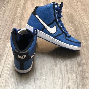 Mens Blue Nike sneakers size 12